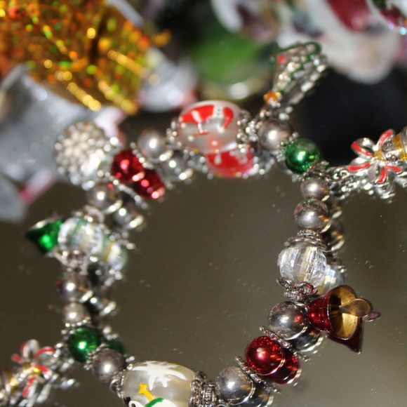 Christmas Charm Bracelet - Picture 15 of 15